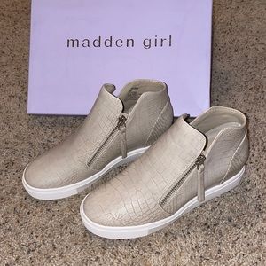 Steve Madden wedges